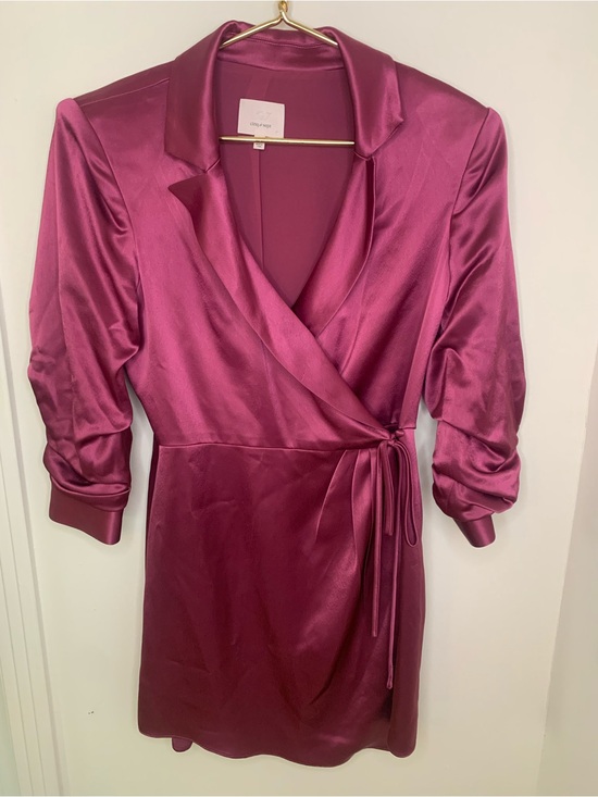 cinq a sept Dresses & Skirts - CINQ A SEPT dress mini sz 4 luxurious Magenta